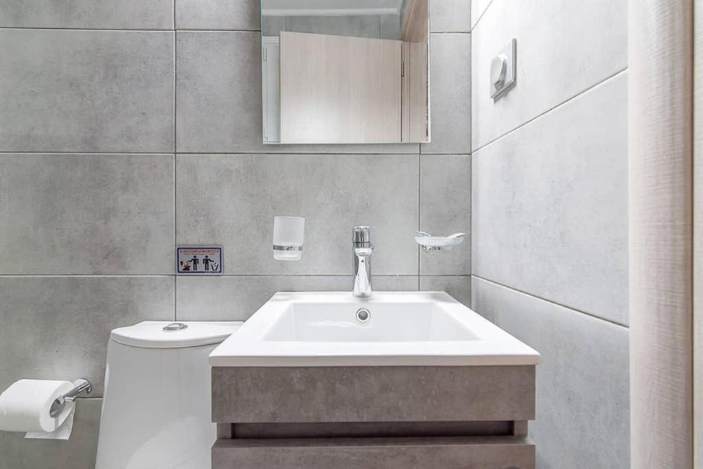 Bright Apartment For 6 Ppl In Athens Ngoại thất bức ảnh
